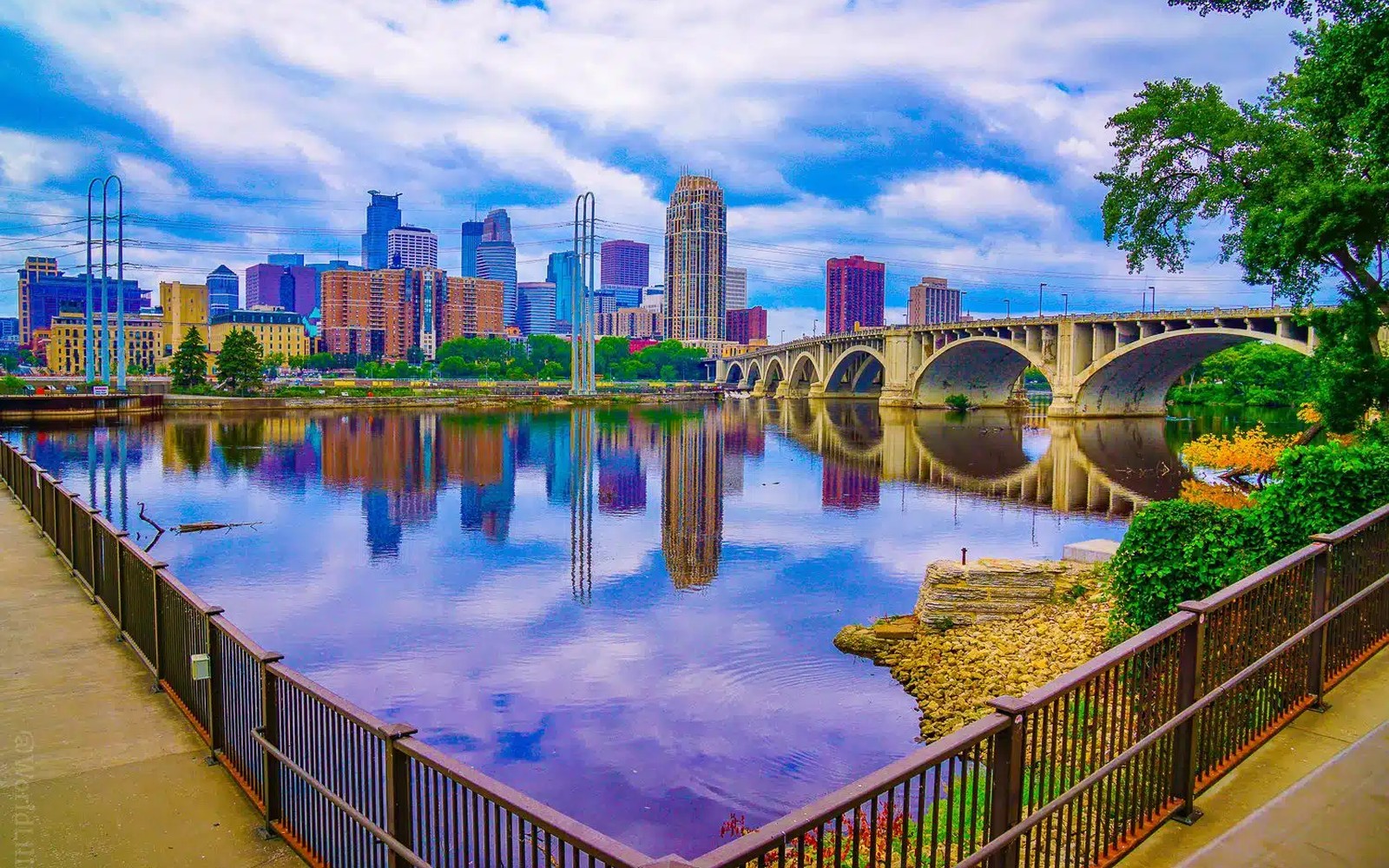 Minneapolis, MN