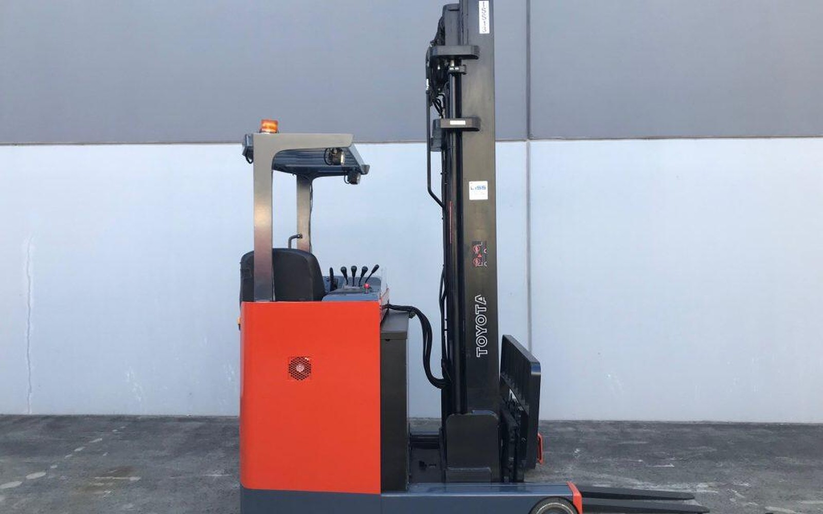 Toyota Electric Reach Truck Financing